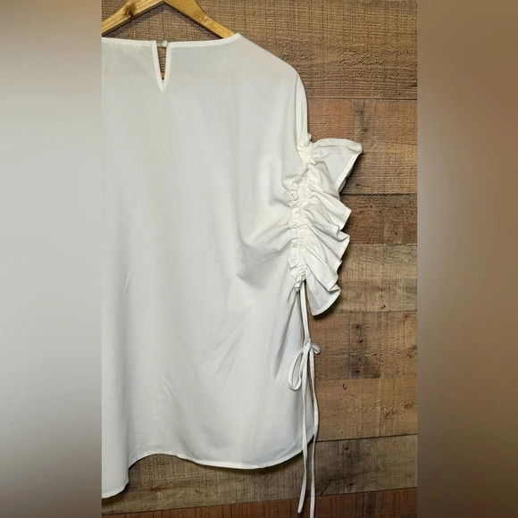 🌻EASEL Ruffle Butterfly Adjustable Sleeve White Blouse Women's size Medium - Picture 7 of 7